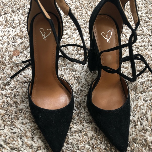 Black Heels - Picture 2 of 2